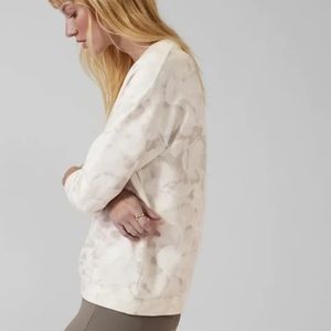 Athleta, New, Luxe Balance Pullover in Chakra Floral Bluff Grey Soft Top, Large